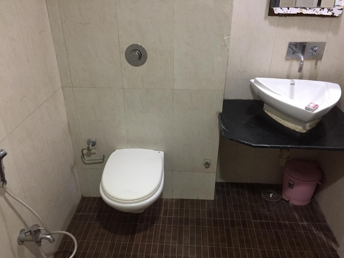 Hotel Lara India Варанаси Экстерьер фото