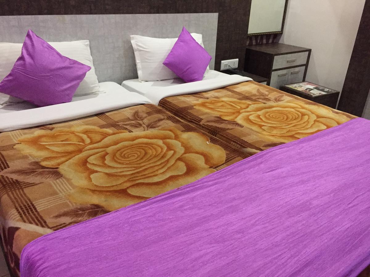 Hotel Lara India Варанаси Экстерьер фото