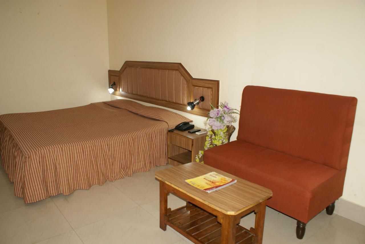 Hotel Lara India Варанаси Экстерьер фото