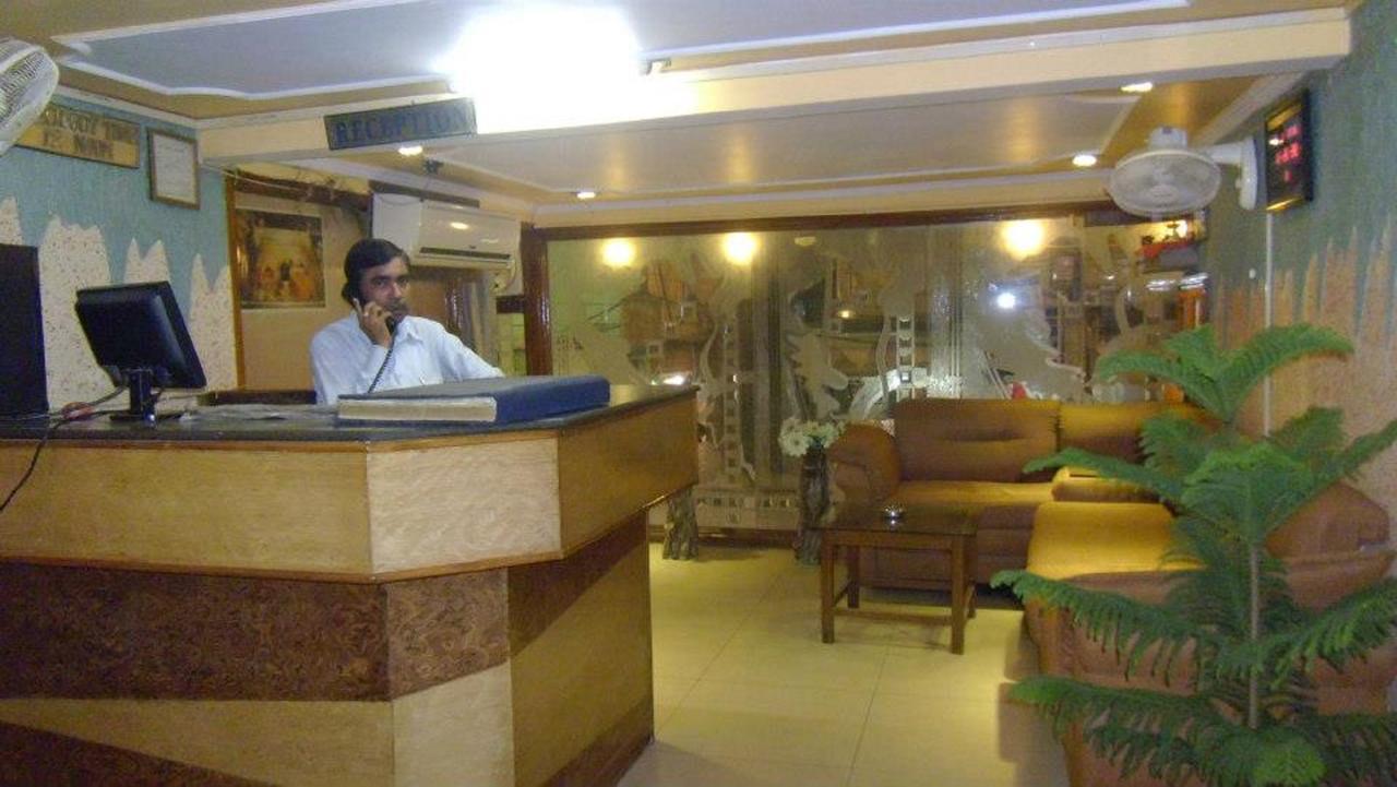 Hotel Lara India Варанаси Экстерьер фото