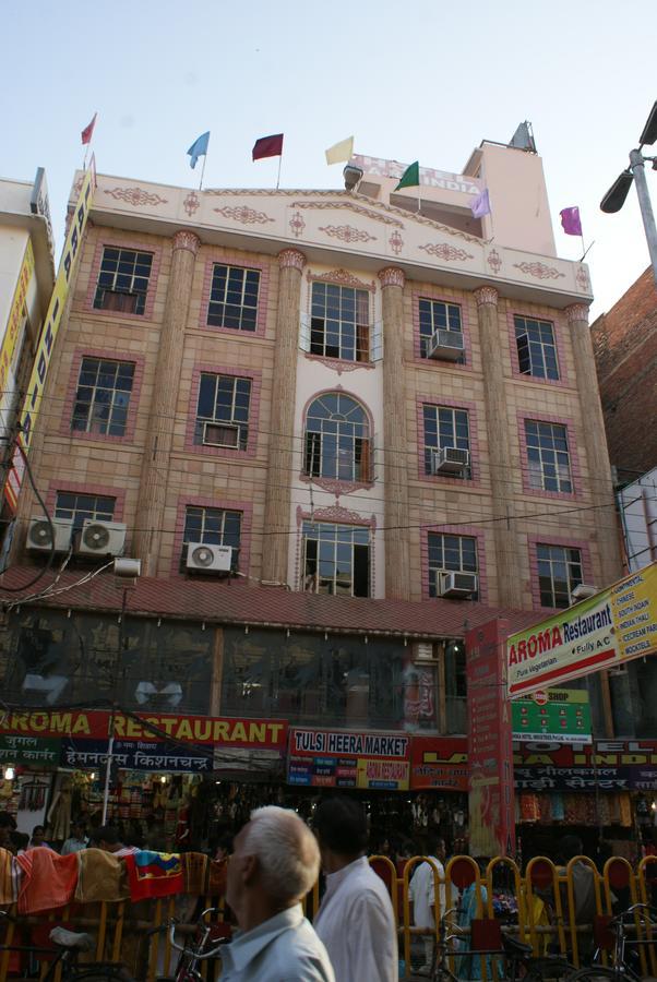 Hotel Lara India Варанаси Экстерьер фото