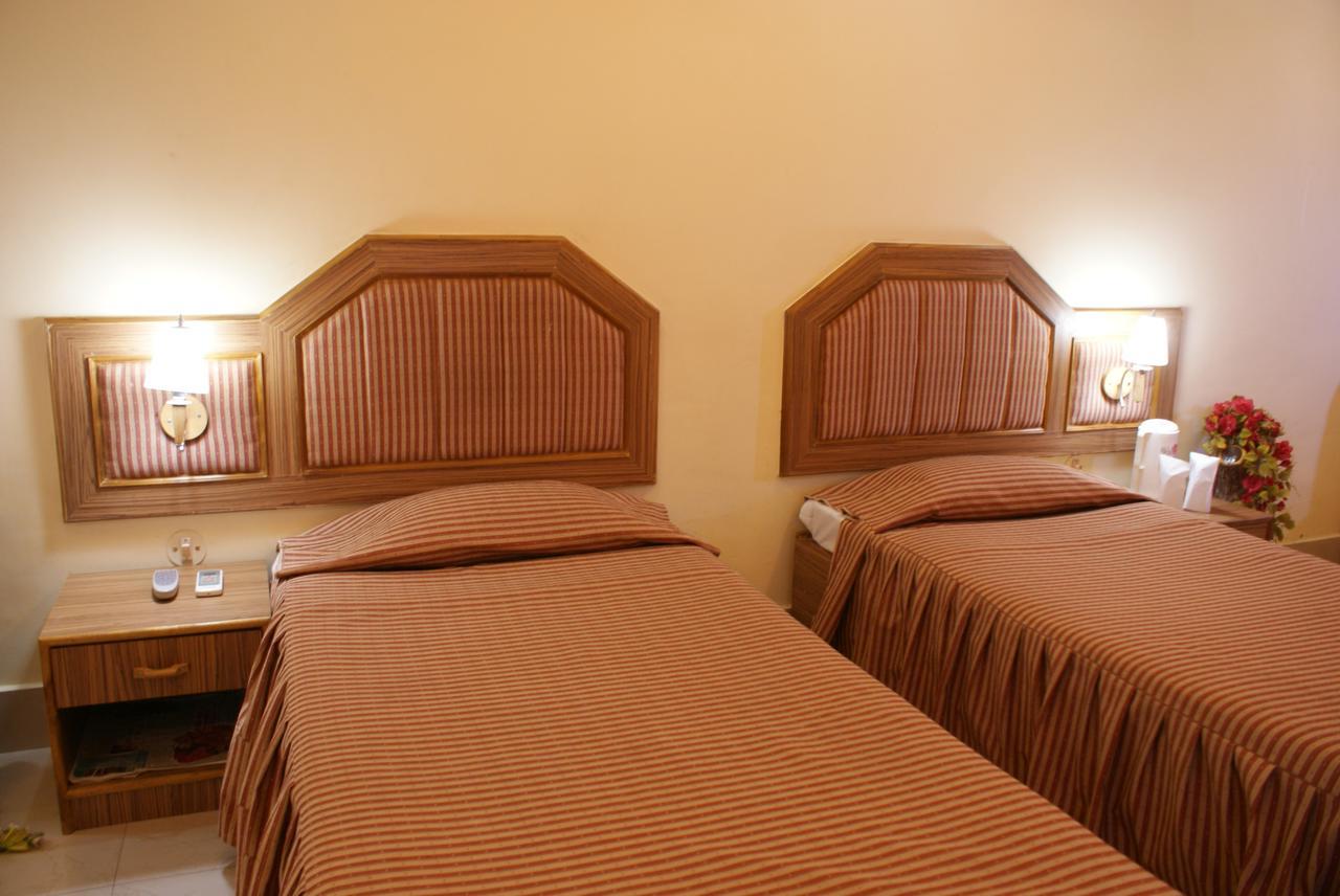 Hotel Lara India Варанаси Экстерьер фото