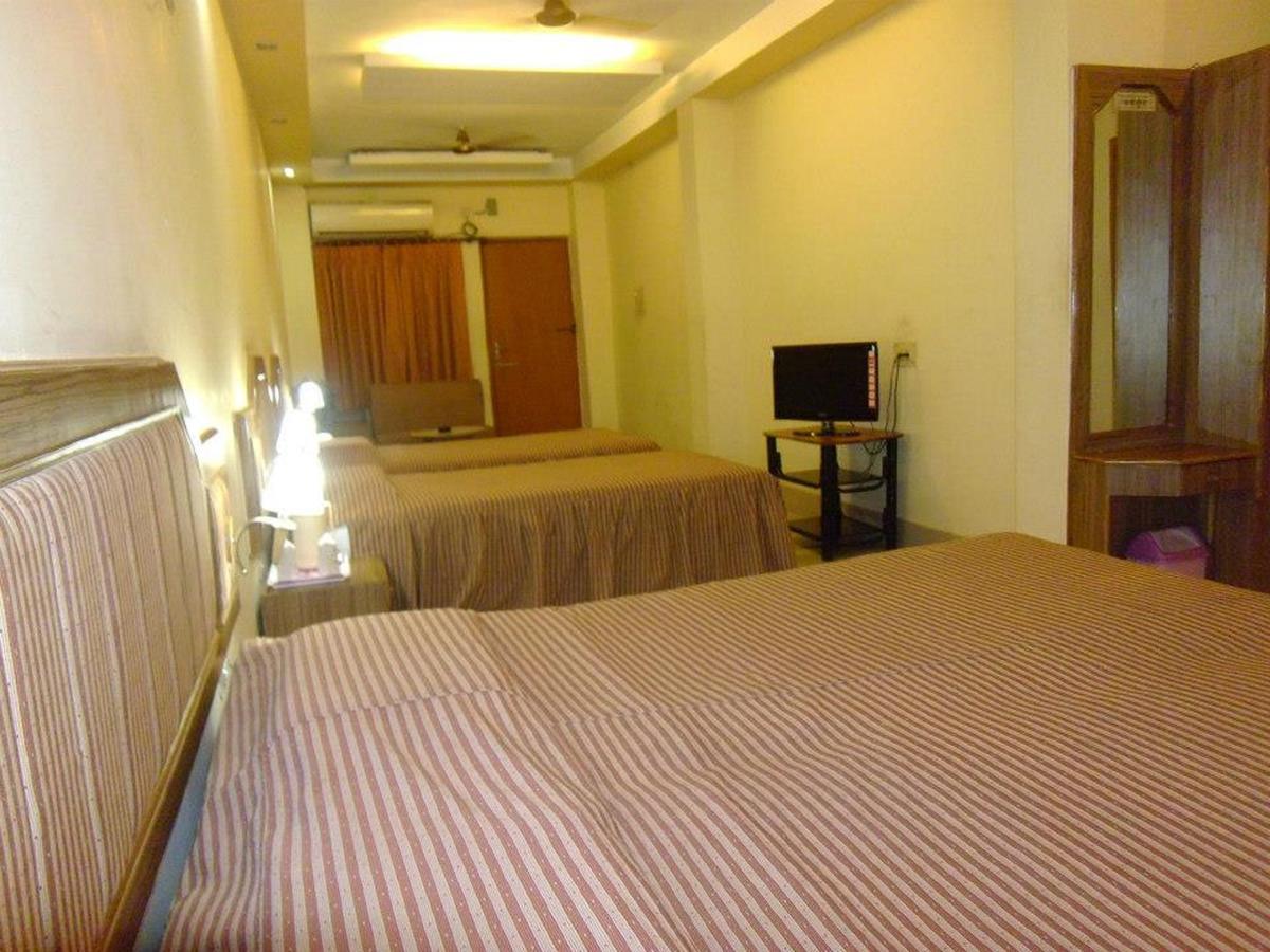Hotel Lara India Варанаси Экстерьер фото