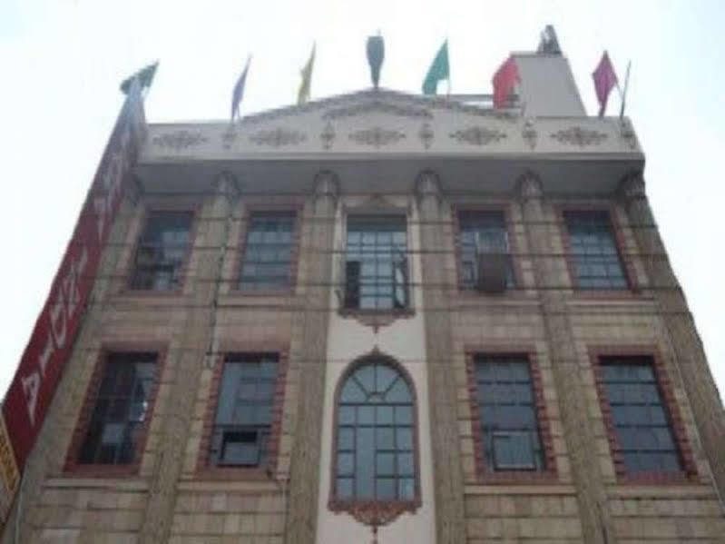 Hotel Lara India Варанаси Экстерьер фото